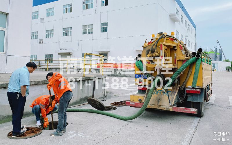 256大光路电子厂抽粪