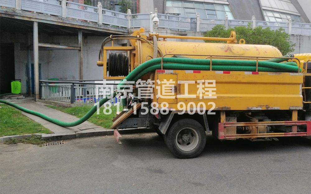 277大光路商场隔油池吸污